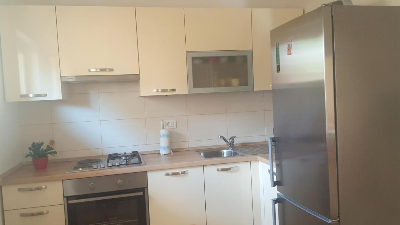 Adriatic Beach Suites Омиш Экстерьер фото